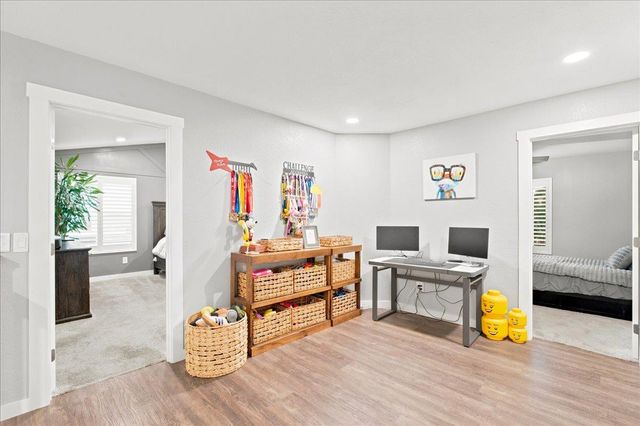 6715 Ashington Way, Elk Grove, CA 95758