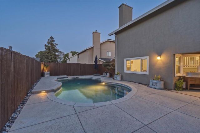 6715 Ashington Way, Elk Grove, CA 95758