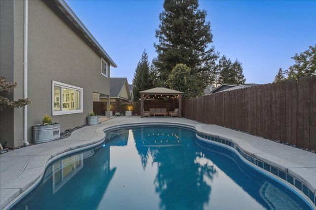 6715 Ashington Way, Elk Grove, CA 95758