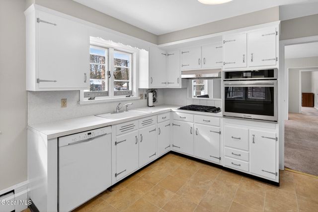 18 Shady Lane, Guilderland, NY 12203