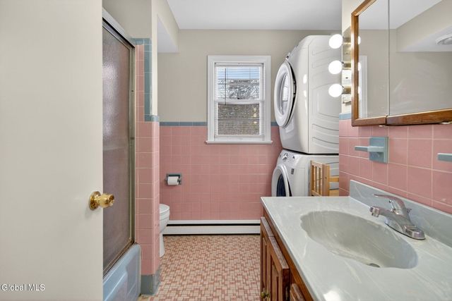 18 Shady Lane, Guilderland, NY 12203