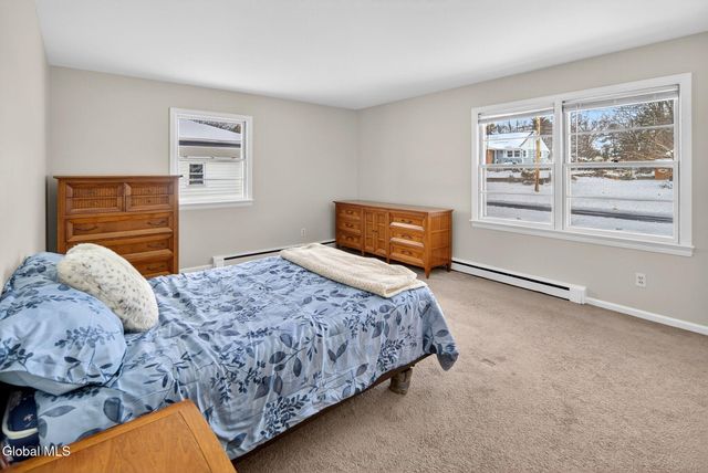 18 Shady Lane, Guilderland, NY 12203