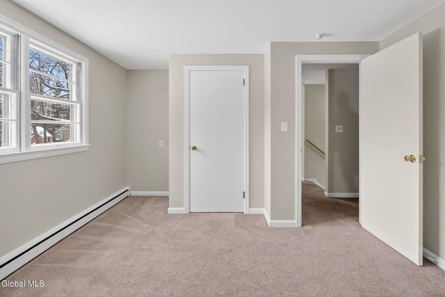 18 Shady Lane, Guilderland, NY 12203