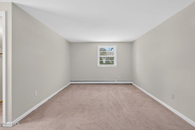 18 Shady Lane, Guilderland, NY 12203