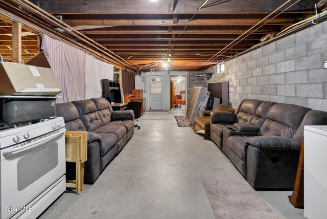 18 Shady Lane, Guilderland, NY 12203