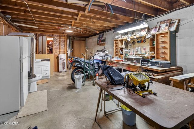 18 Shady Lane, Guilderland, NY 12203