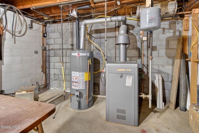 18 Shady Lane, Guilderland, NY 12203