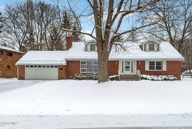 18 Shady Lane, Guilderland, NY 12203