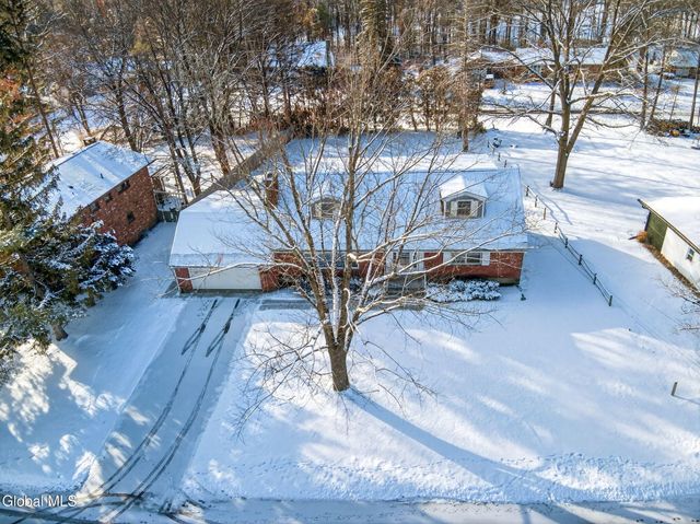 18 Shady Lane, Guilderland, NY 12203