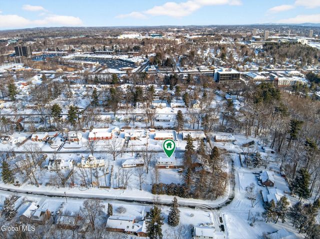 18 Shady Lane, Guilderland, NY 12203