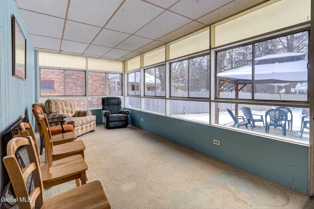 18 Shady Lane, Guilderland, NY 12203