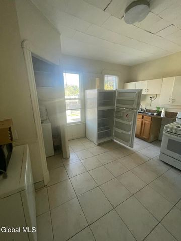 318 Georgetta Dix Plaza, Schenectady, NY 12307