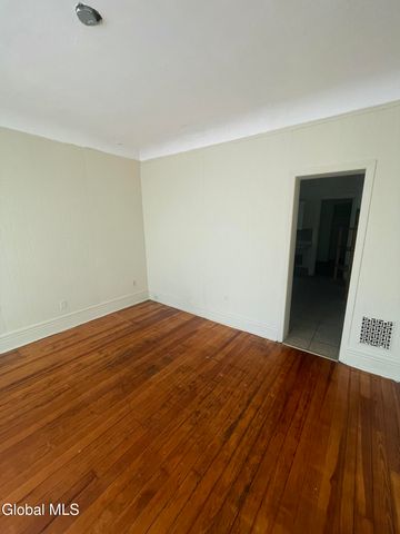 318 Georgetta Dix Plaza, Schenectady, NY 12307