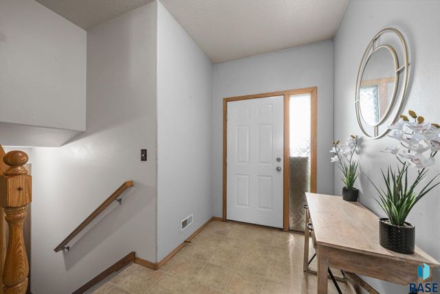 7708 W Eli Ct, Sioux Falls, SD 57106