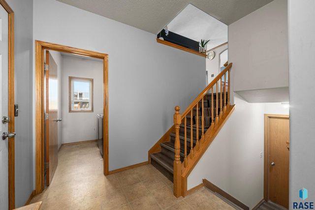 7708 W Eli Ct, Sioux Falls, SD 57106