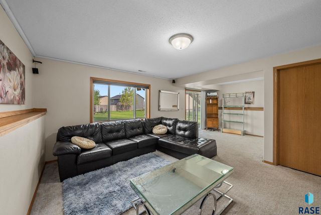 7708 W Eli Ct, Sioux Falls, SD 57106