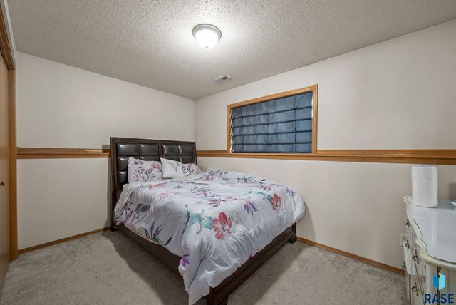 7708 W Eli Ct, Sioux Falls, SD 57106