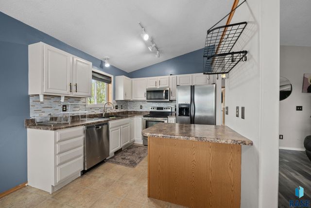 7708 W Eli Ct, Sioux Falls, SD 57106