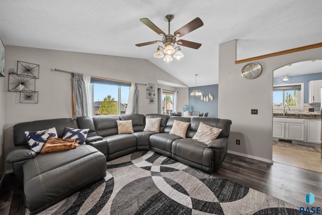 7708 W Eli Ct, Sioux Falls, SD 57106