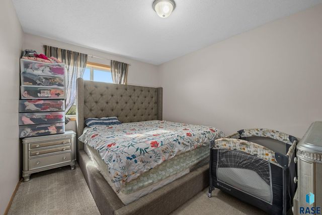 7708 W Eli Ct, Sioux Falls, SD 57106
