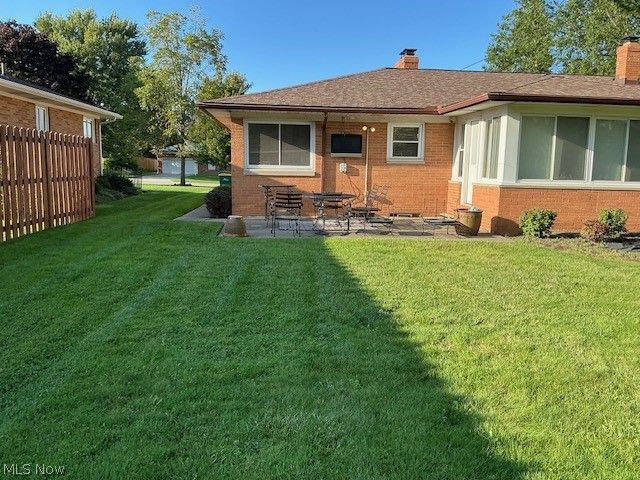 952 E Parkhaven Drive, Seven Hills, OH 44131