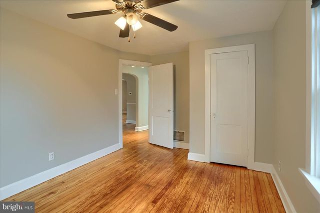 7 S GEORGE ST, Mechanicsburg, PA 17055