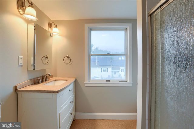 7 S GEORGE ST, Mechanicsburg, PA 17055