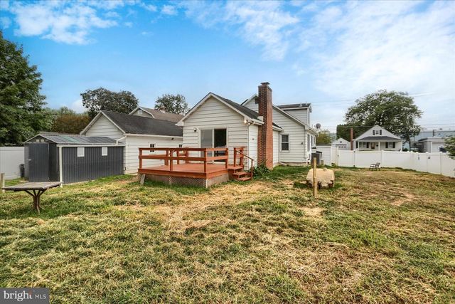7 S GEORGE ST, Mechanicsburg, PA 17055