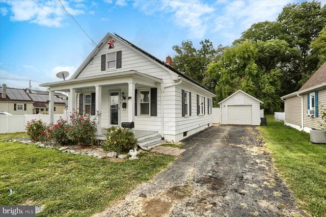 7 S GEORGE ST, Mechanicsburg, PA 17055