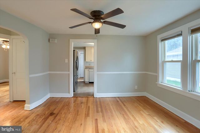 7 S GEORGE ST, Mechanicsburg, PA 17055