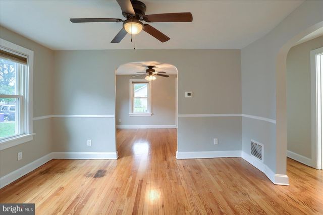 7 S GEORGE ST, Mechanicsburg, PA 17055