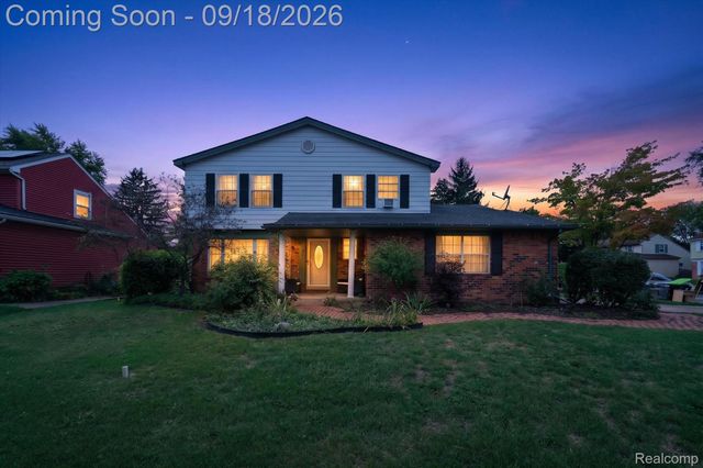 24587 Kings Pointe, Novi, MI 48375