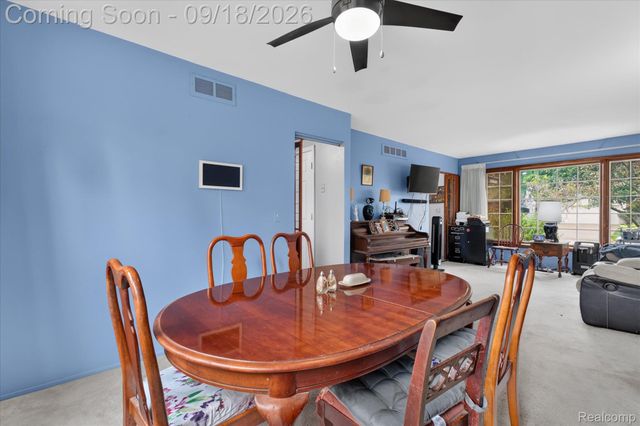 24587 Kings Pointe, Novi, MI 48375