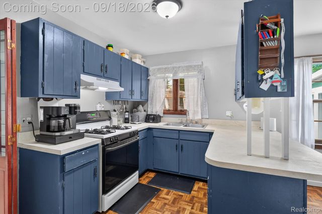 24587 Kings Pointe, Novi, MI 48375