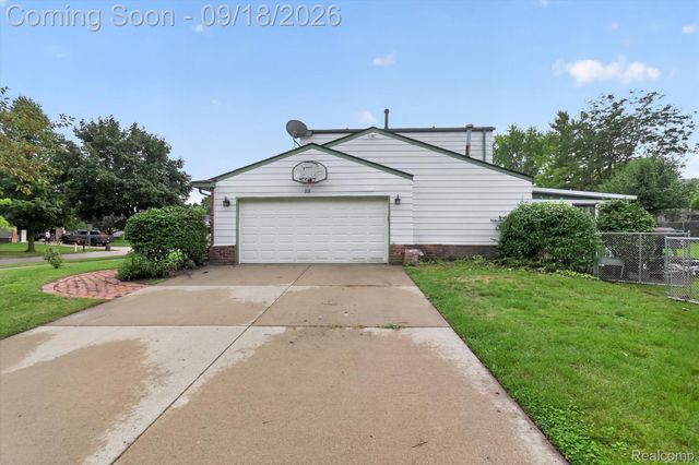 24587 Kings Pointe, Novi, MI 48375