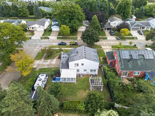 24587 Kings Pointe, Novi, MI 48375