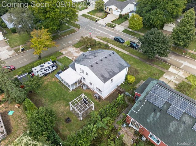 24587 Kings Pointe, Novi, MI 48375