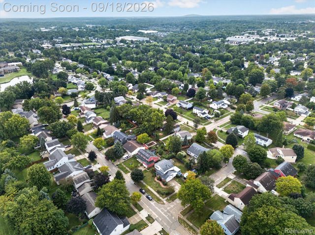 24587 Kings Pointe, Novi, MI 48375