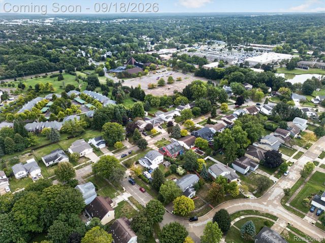 24587 Kings Pointe, Novi, MI 48375