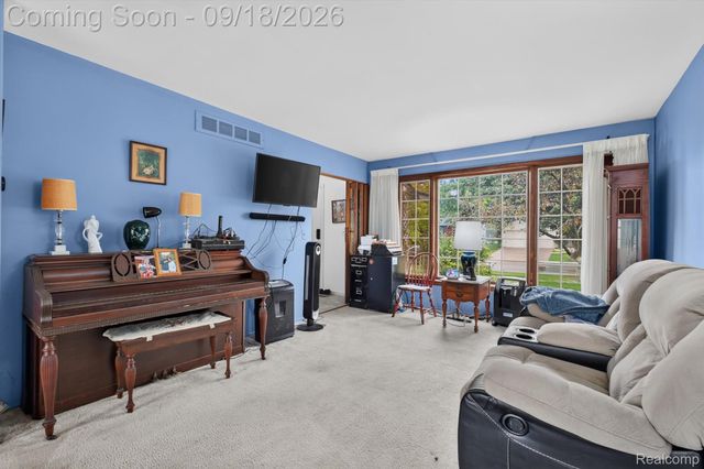 24587 Kings Pointe, Novi, MI 48375