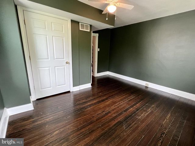 262 EAST LINDEN ST, Moorestown, NJ 08057