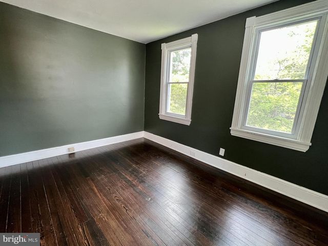 262 EAST LINDEN ST, Moorestown, NJ 08057