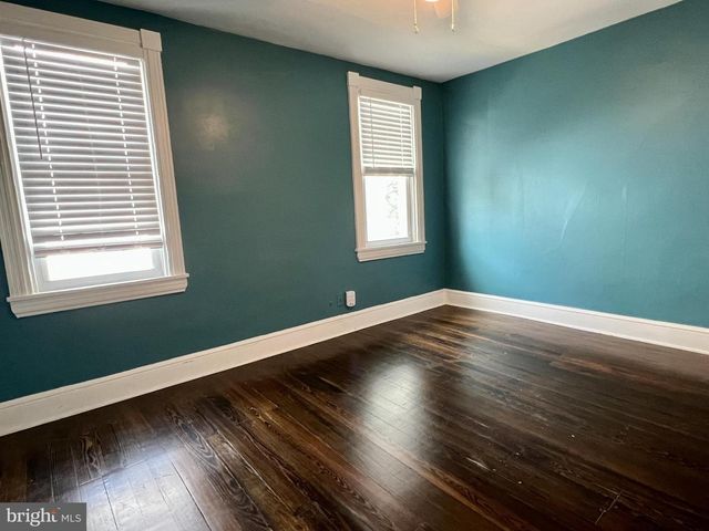 262 EAST LINDEN ST, Moorestown, NJ 08057