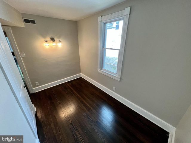 262 EAST LINDEN ST, Moorestown, NJ 08057