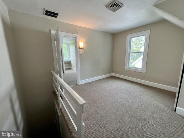 262 EAST LINDEN ST, Moorestown, NJ 08057