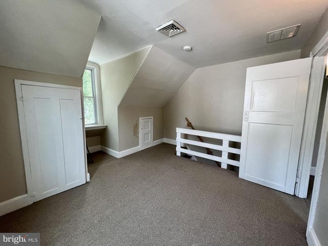 262 EAST LINDEN ST, Moorestown, NJ 08057