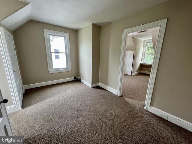 262 EAST LINDEN ST, Moorestown, NJ 08057