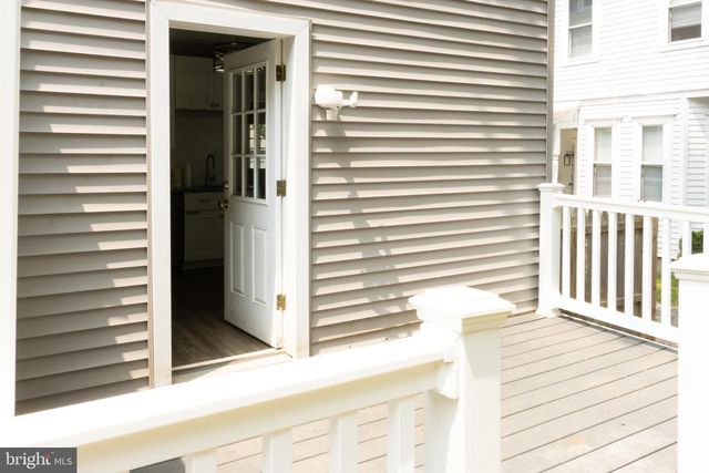 262 EAST LINDEN ST, Moorestown, NJ 08057