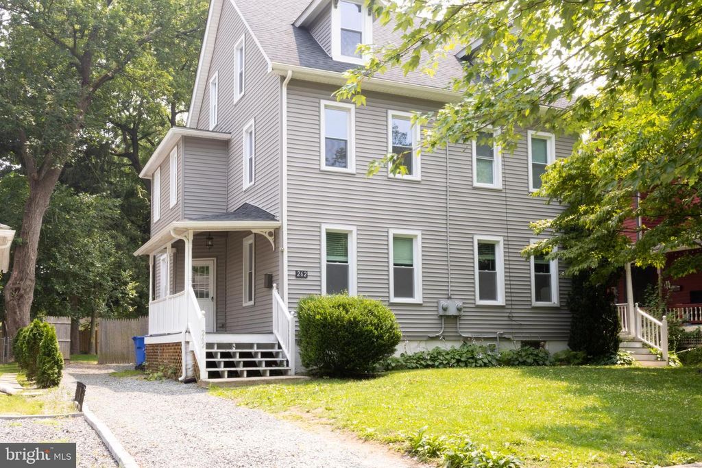 262 EAST LINDEN ST, Moorestown, NJ 08057