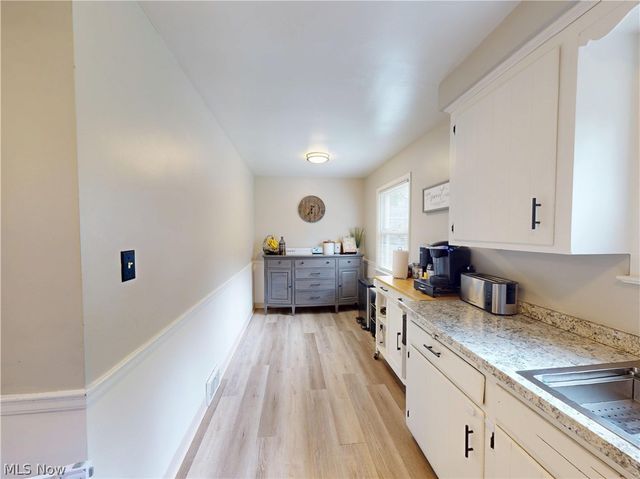 1339 Haverston Road, Lyndhurst, OH 44124